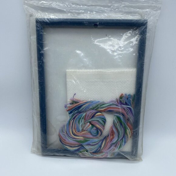 Golden Bee Counted Cross Stitch Kit Cat Floral Border 60345 Embroidery 7x5 NOS - Picture 5 of 9